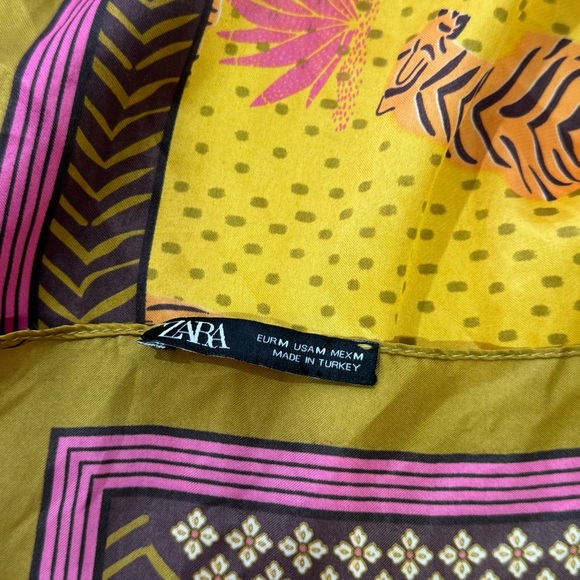 Zara Animal Tiger Safari Print Square Small Satin Neck Scarf One Size - Picture 4 of 7
